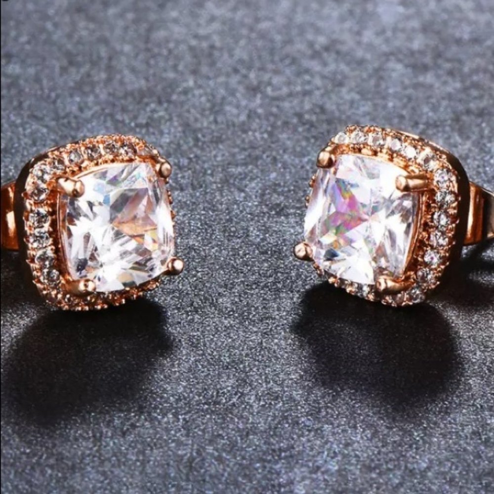 NEW 18K Rose Gold Diamond Halo Stud Earrings - Picture 4 of 6